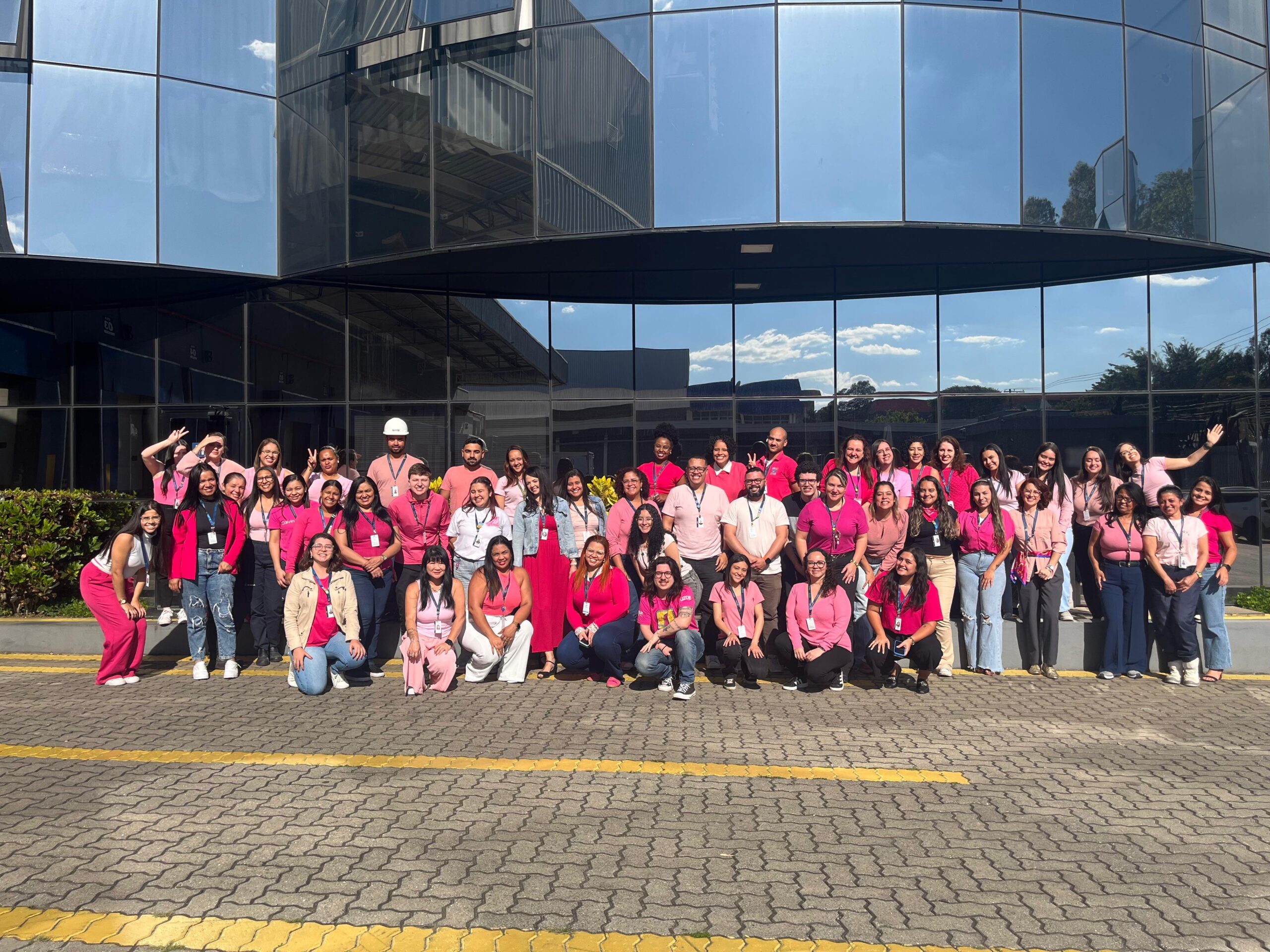 RV Ímola a Serviço da Saúde: Como a Logística Farmacêutica Salva Vidas no Outubro Rosa RV Ímola a Serviço da Saúde: Como a Logística Farmacêutica Salva Vidas no Outubro Rosa